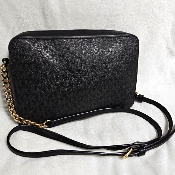 Michael Kors Patchwork Jet Set Crossbody Bag - Picture 3 of 9